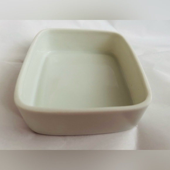 New Constitution Box White with Blue Constitution Ship Piccadilly West London - Picture 15 of 16